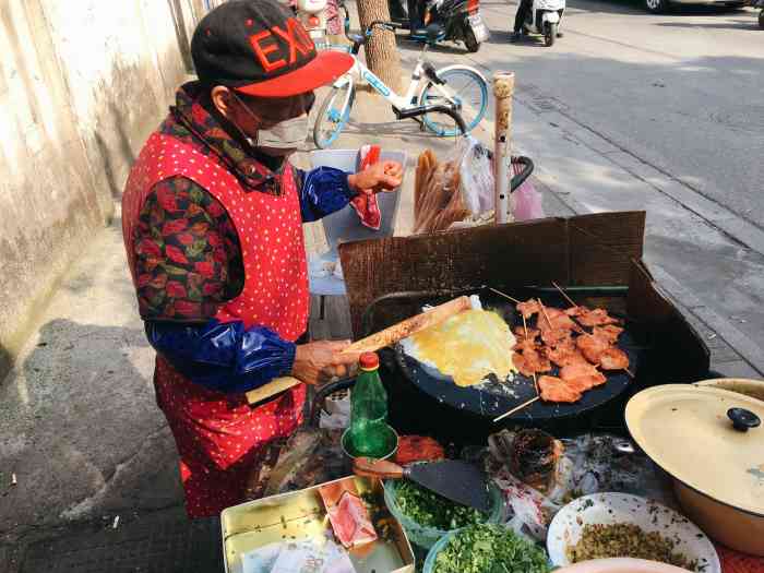 许阿姨鸡蛋饼-"排了两个小时的队 终于买到了传说中的网红.