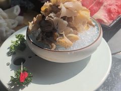 -慢丽江·云南野生菌土鸡锅(西山店)