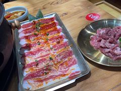 -汉城烤肉·黑金冠(华山路店)
