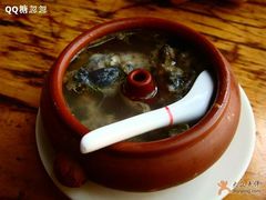 巫鶏湯-桥香园云南过桥米线(金马碧鸡店)