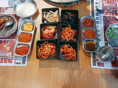 -青瓦炭韩潮烤肉(花园道店)