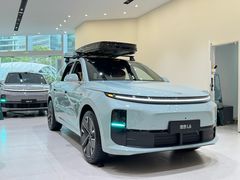 -理想汽车(世纪汇店)