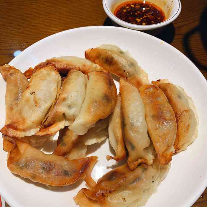 垱市黑水堰锅饺(澧县实验小学店)-"煎饺不错,菜还可以,可惜现在美团券