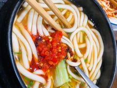 砂锅土豆粉-猪脑壳凉面(武陵源店)