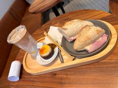 -LUNEURS月乐诗·烘焙甜品(华山路店)