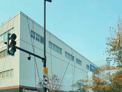 -沃尔玛上海田林店-地面停车场