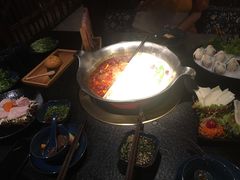 台式麻辣花胶鸡鸳鸯锅-湊湊火锅·茶憩(世博大道店)