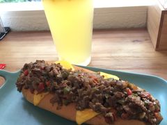 加州牛肉-热狗巴士hotdog bus