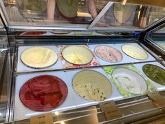 自助取餐区-哈根达斯(芳圆里店)