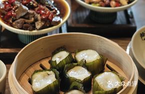 Handmade Leaf-Wrapped Glutinous Rice Cake