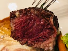 碳烤菲力牛排配土豆泥及红酒汁-WOLFGANG PUCK KITCHEN & BAR(迪士尼小镇店)