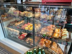 面包甜点陈列柜-星巴克(三亚海棠湾国际免税城店)
