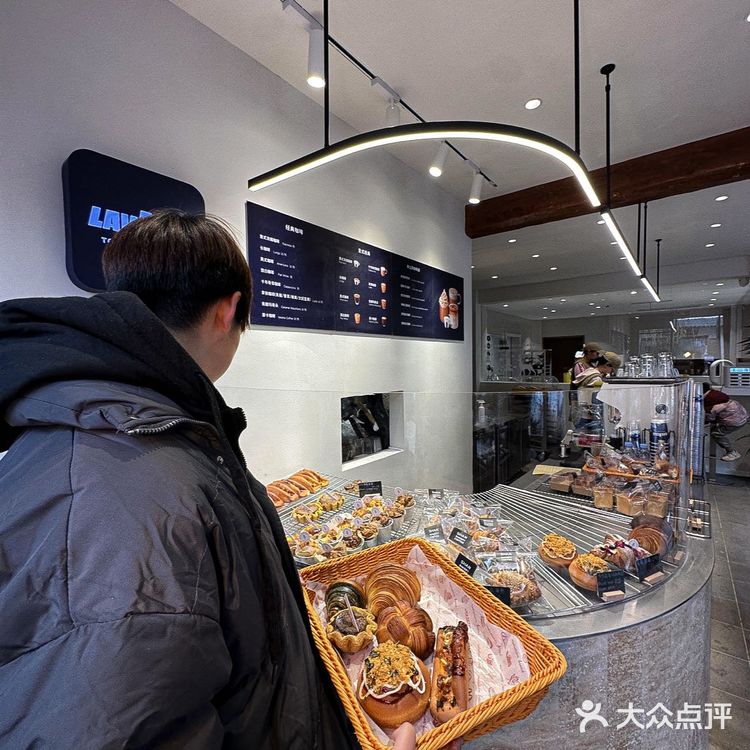  确实是丽江牛逼好吃的面包店啊啊啊……… 