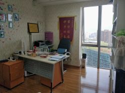 -苗方清颜专业祛痘连锁机构