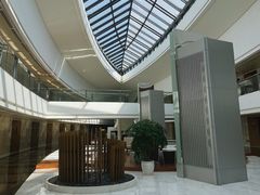 -上海滴水湖皇冠假日酒店