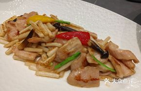Peanut Sprout Pork Belly Stir-fry