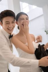 -卢浮宫婚纱摄影(银河国际店)