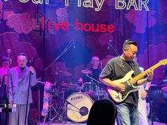 -FOUR PLAY BAR