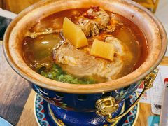 -毛辣果·贵州红酸汤牛肉火锅(西单店)