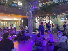 -瑞虹新天地月亮湾
