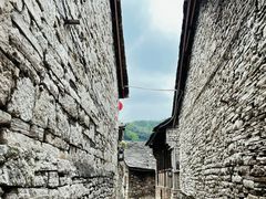 -高荡千年布依古寨旅游景区