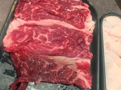 雪花牛肉-牛村来人潮汕牛肉火锅(西单店)