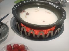 -洪氏嗨捞·广东猪肚鸡·椰子鸡火锅(西咸万象城店)