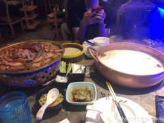 -三人行骨头王火锅(长寿店)