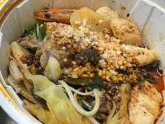-老牌坊云南鱼豆花火锅(哈西万达店)