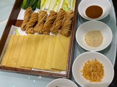 -湖畔鲁菜·二十年老字号餐厅(大明湖店)