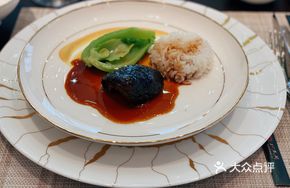 Braised Sea Cucumber with Blue Meat in Abalone Sauce