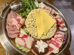 小木屋部队锅-恩你小木屋·韩式料理(假日广场店)