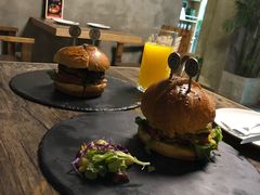 -HIGH FIVE哈福手工汉堡(桂林路店)