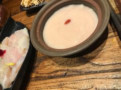 -老牌坊云南鱼豆花火锅(爱建店)