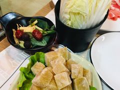 -羊家胡同·龙虾烧烤火锅(龙汇路店)