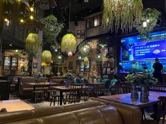 -临界音乐酒馆·小龙虾·江湖菜(华熙LIVE·鱼洞店)