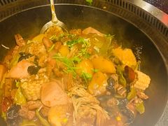 -咱屯子铁锅炖直营店(保利店)