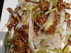 葱爆肉-津菜宋记老房子(平山道店)