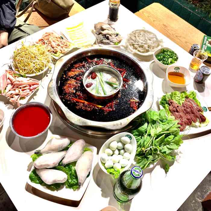 枇杷园食为鲜火锅(南山总店)-"去黑山谷暴走一天后来了这家一座山是一