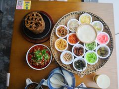 -包整·丝娃娃(一览甲秀楼风景店)