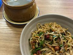 皮蛋肉饼瓦罐汤-万方圆拌粉瓦罐汤(九江湖滨店)