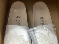 -唯品会(北京国瑞城店)