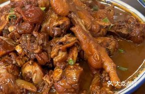 Sauce-Flavored Home-Raised Chicken