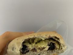 Pdd蓝莓乳酪贝果-Tims天好咖啡·贝果(东吴龙湖天街店)