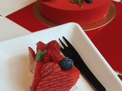 覆盆子荔枝蛋糕-Salon de The de Joel Robuchon(外滩18号店)