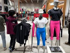 -lululemon(比斯特购物村店)