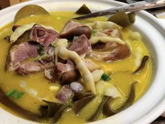 舅母子家的腊猪蹄-帅巴人舅母子腊蹄民俗村