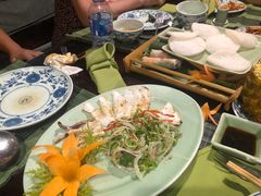 鱿鱼沙拉-Lam Vien Restaurant