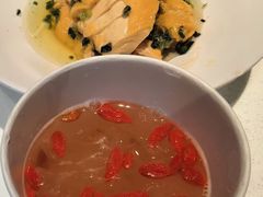 桃胶银耳羹-新雅粤菜馆(南京东路店)