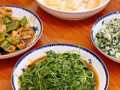 -胡子饮食店